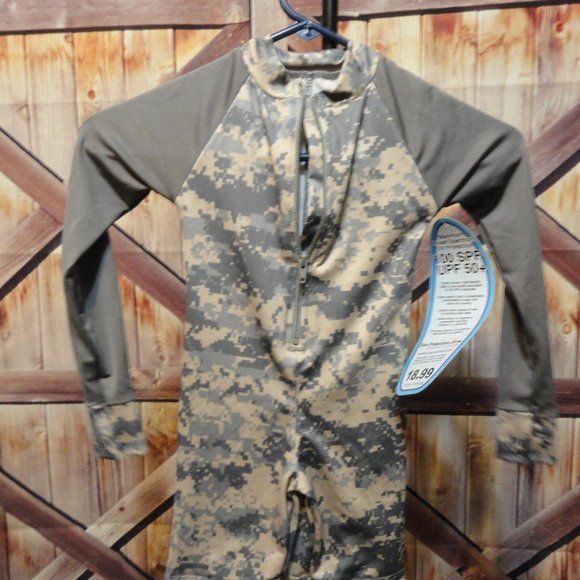 Sunskinz Camo onepiece 3/4 zip upf50+ sun protection suit~long sleeve~ - Picture 1 of 4